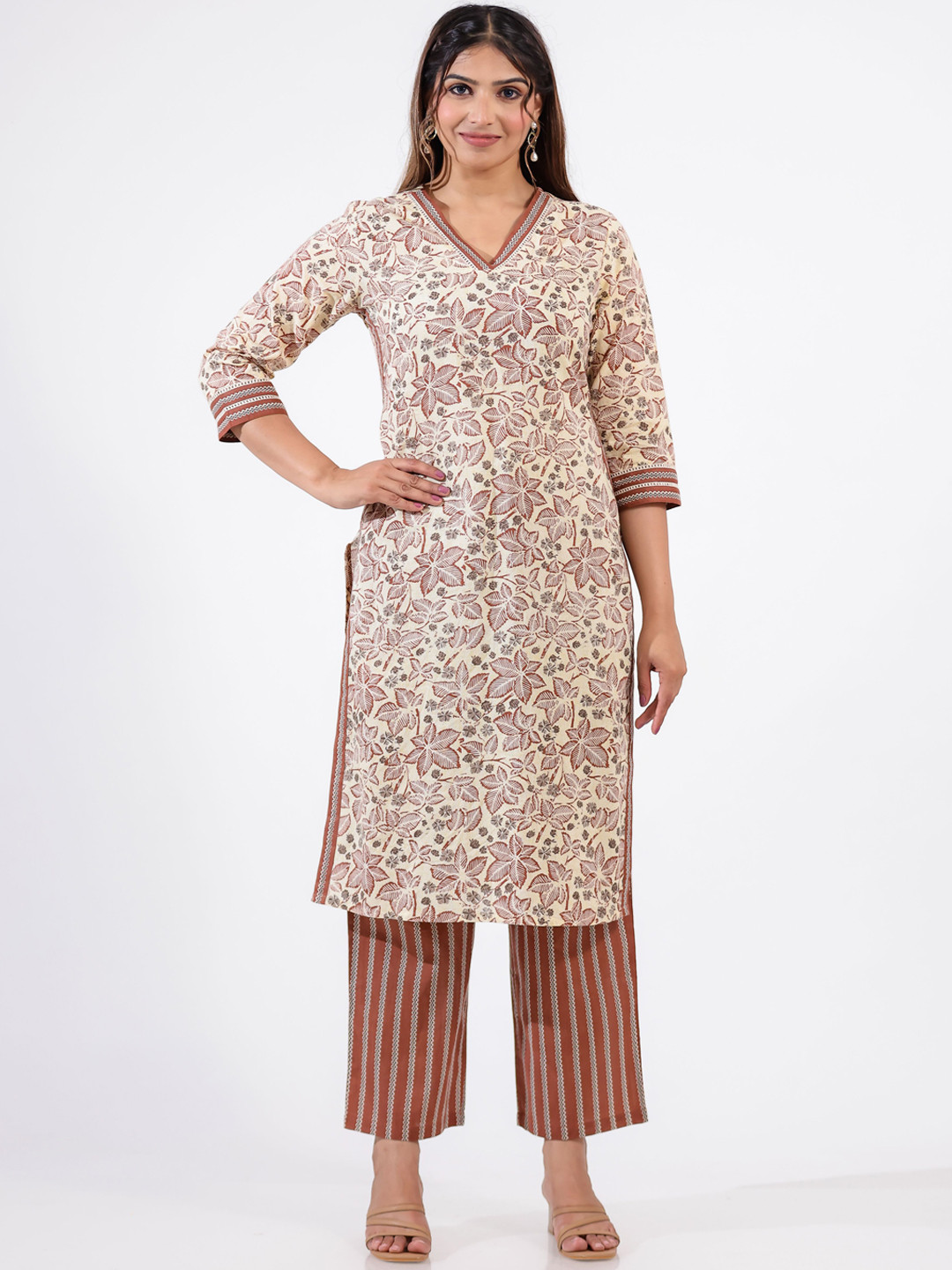 

Aramya Floral Printed Cotton Straight Kurta, Beige