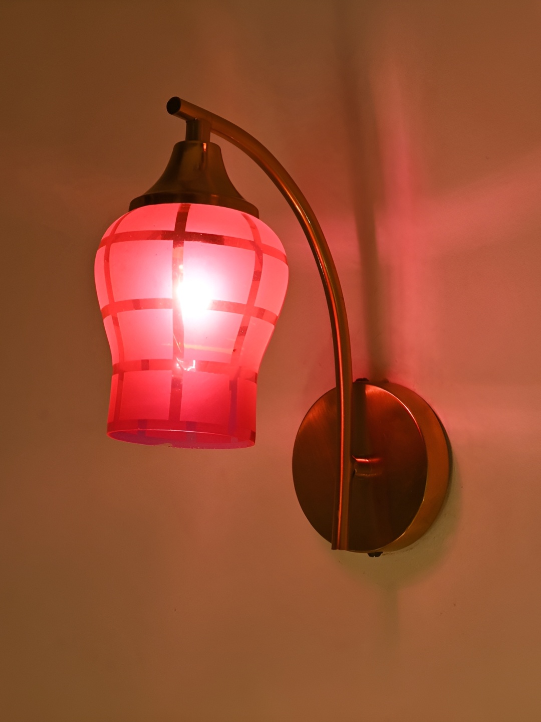 

Afast Gold-Toned & Pink Checked Glass Bell Shaped Wall Lamp