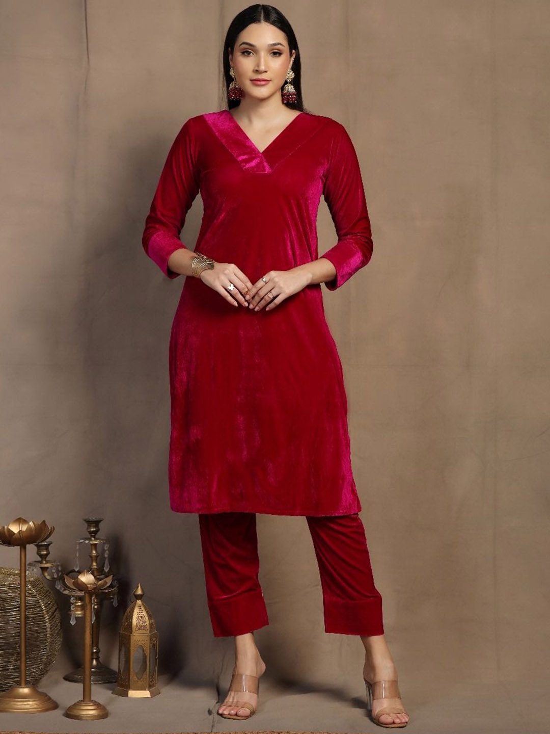 

SHADES OF FAASHION V-Neck Regular Velvet Kurta With Trousers, Magenta