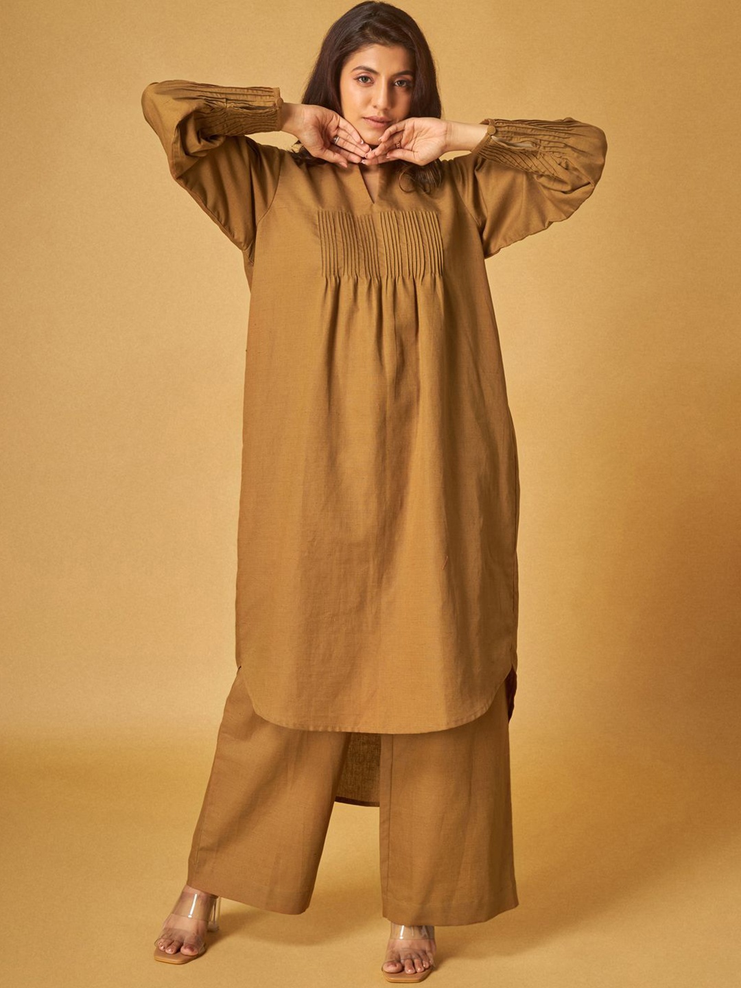 

Maisolos Keyhole Neck Regular Linen A Line Kurta with Palazzos, Brown