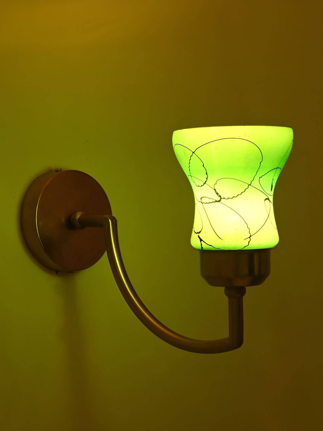 

Afast Green & Black Glass Contemporary Abstract Shaped Wall Lamp