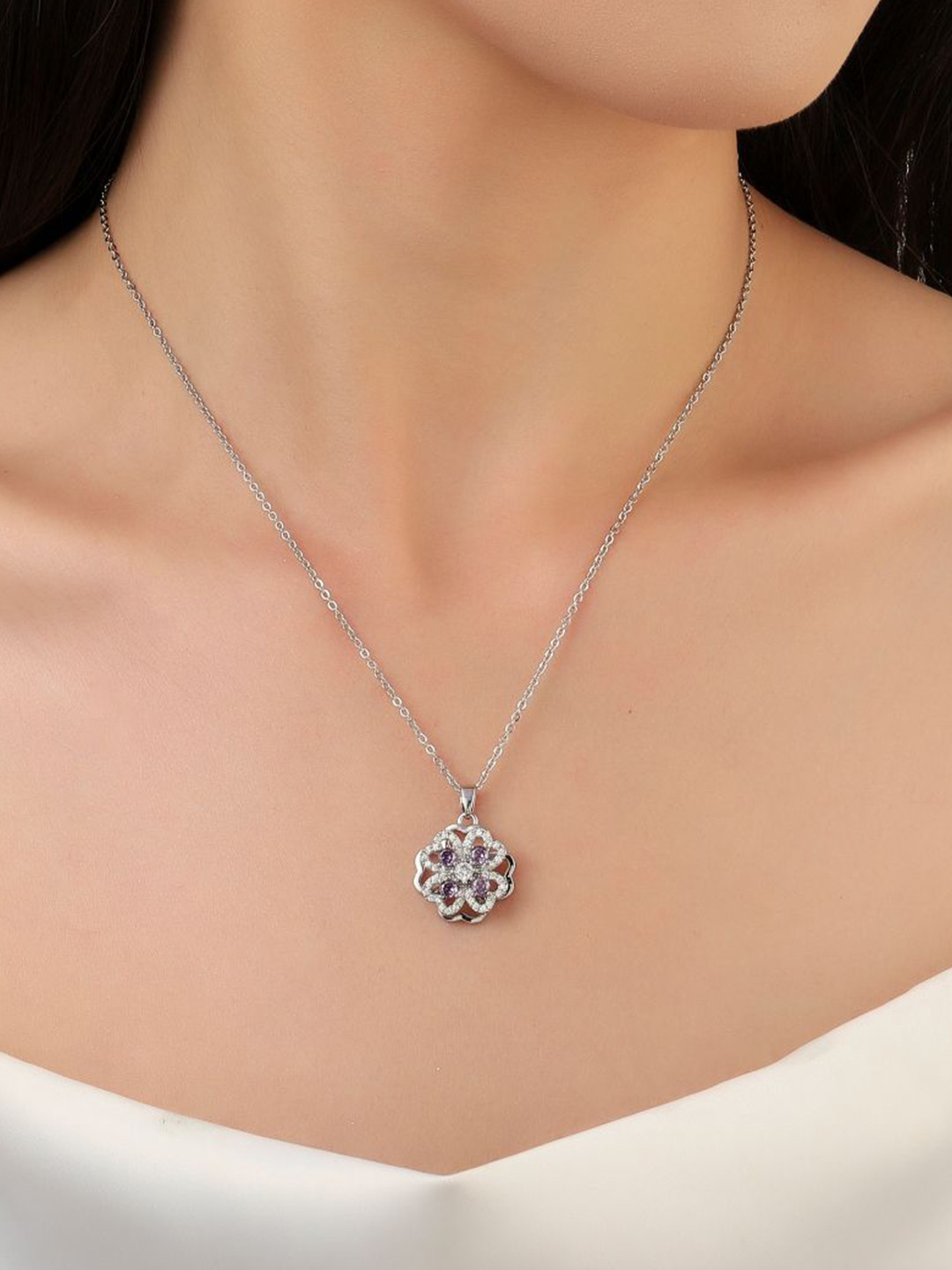 

SALTY Stainless Steel Floral Pendant with Chains, Silver