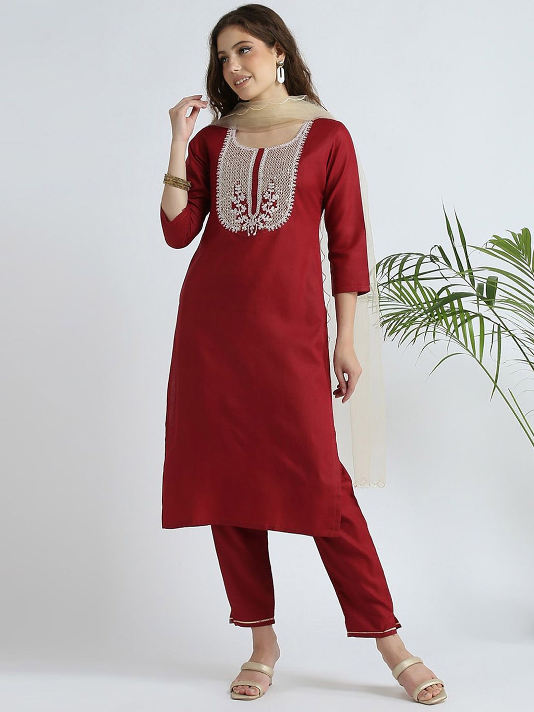 

BHUMIKA CREATION Geometric Yoke Design Thread Work Straight Kurta With Trousers & Dupatta, Maroon