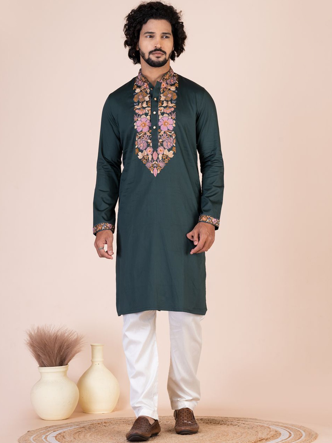 

HU - Handcrafted Uniquely Floral Yoke Design Mandarin Collar Pure Cotton Straight Kurta, Green