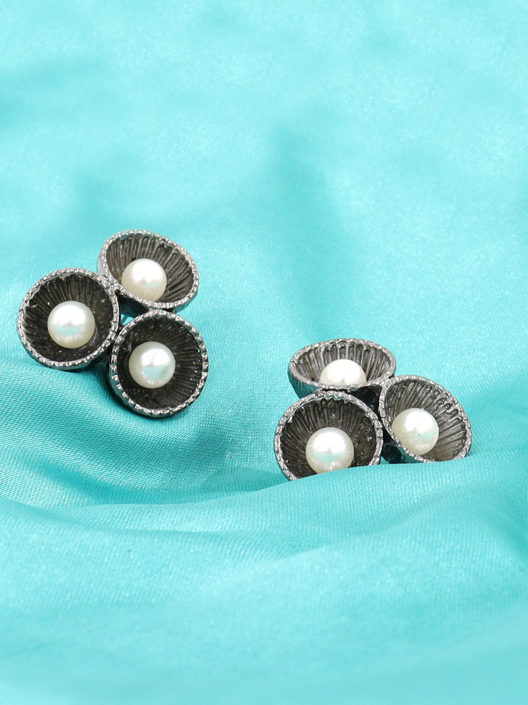 

FIMBUL Stainless Steel Pearl Beaded Contemporary Studs, Silver