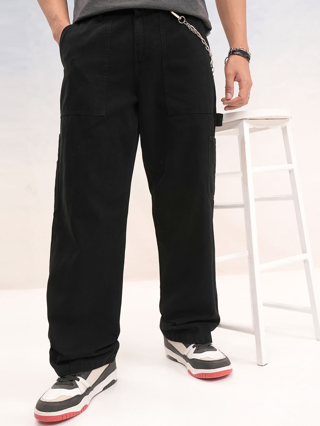 

HIGHLANDER Men Loose Fit Cargos, Black