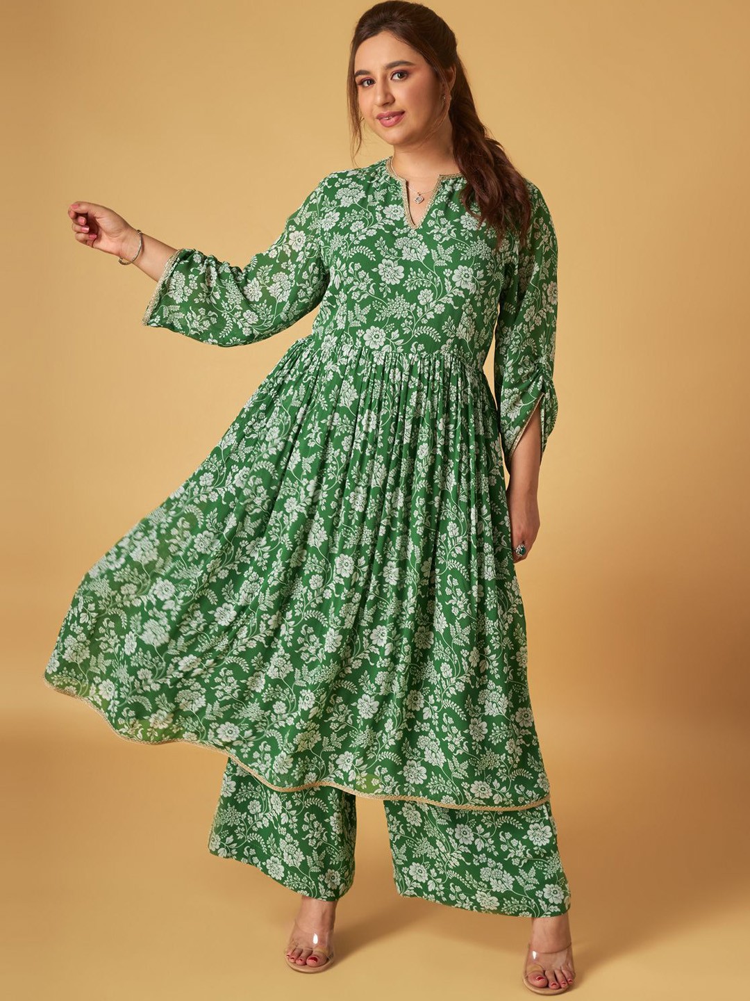 

Maisolos Floral Printed Empire Anarkali Kurta with Palazzos, Green