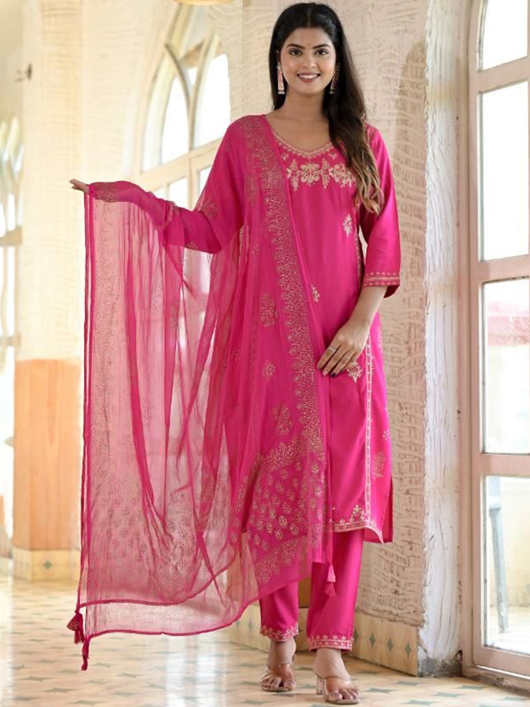 

FLAVIA CREATION Floral Embroidered Thread Work Straight Kurta With Trousers & Dupatta, Pink