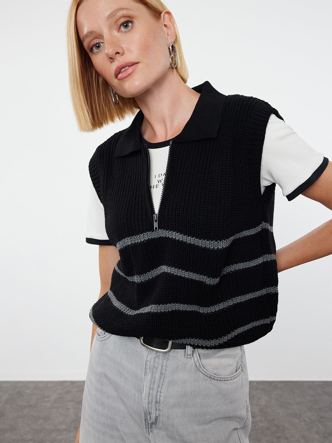 

Trendyol Women Striped Pullover, Black