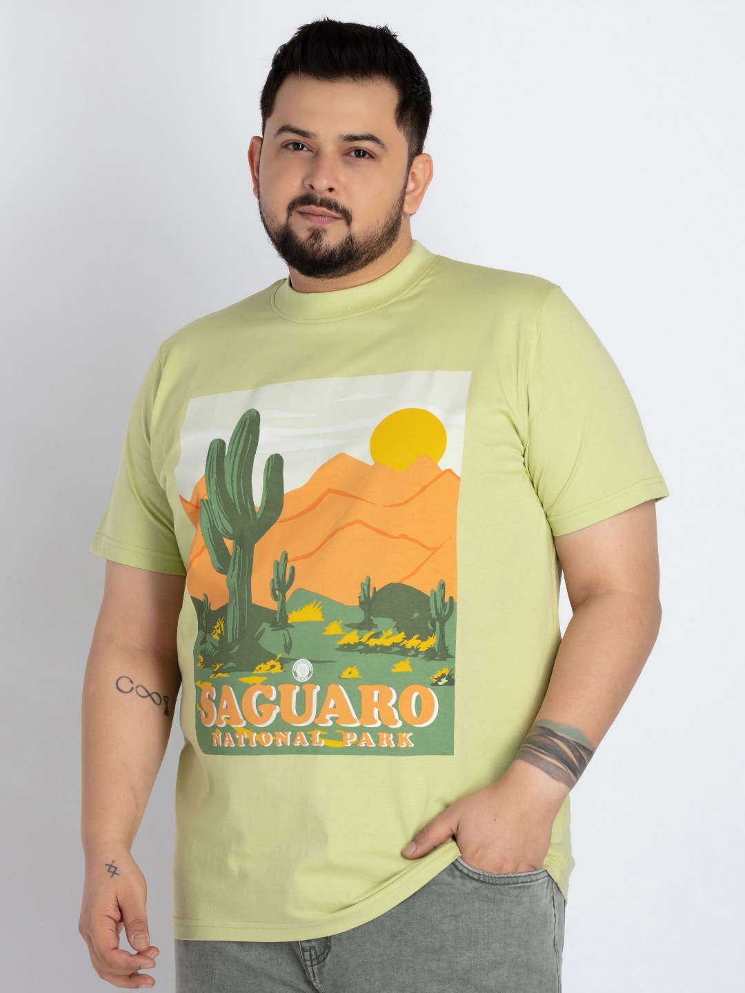 

UNSIZED Men Graphic Printed Round Neck Cotton T-shirt, Green