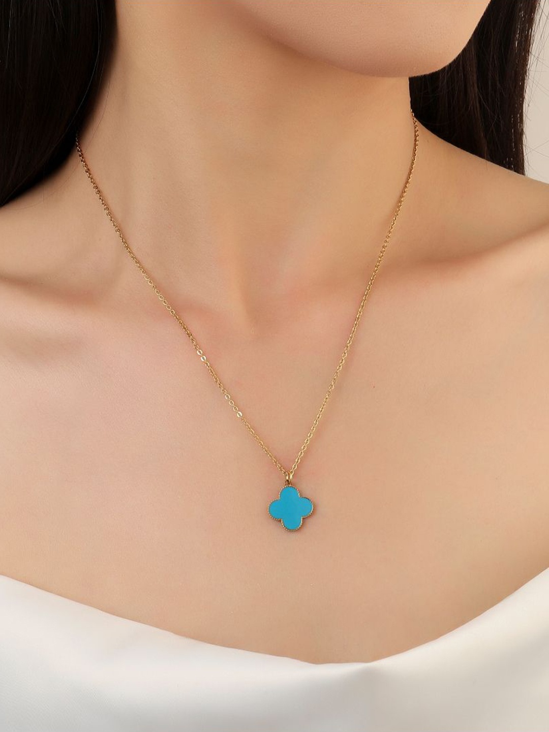 

SALTY Clover Gold-Plated Pendant Necklace