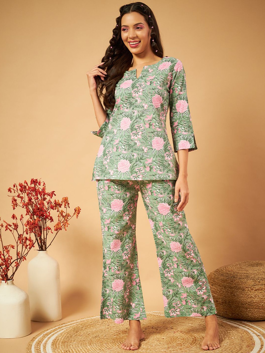 

ETC Women Floral Printed Three-Quarter Sleeves Night suit, Green