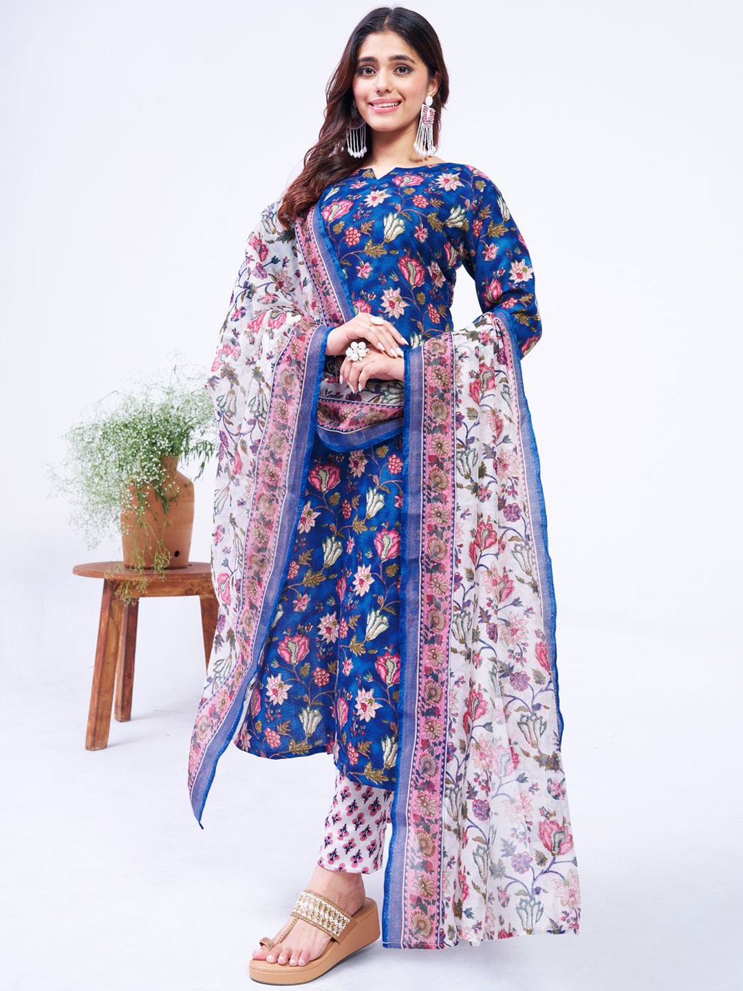 

ARADHNA Floral Printed Notch Neck Straight Kurta With Trousers & Dupatta, Blue