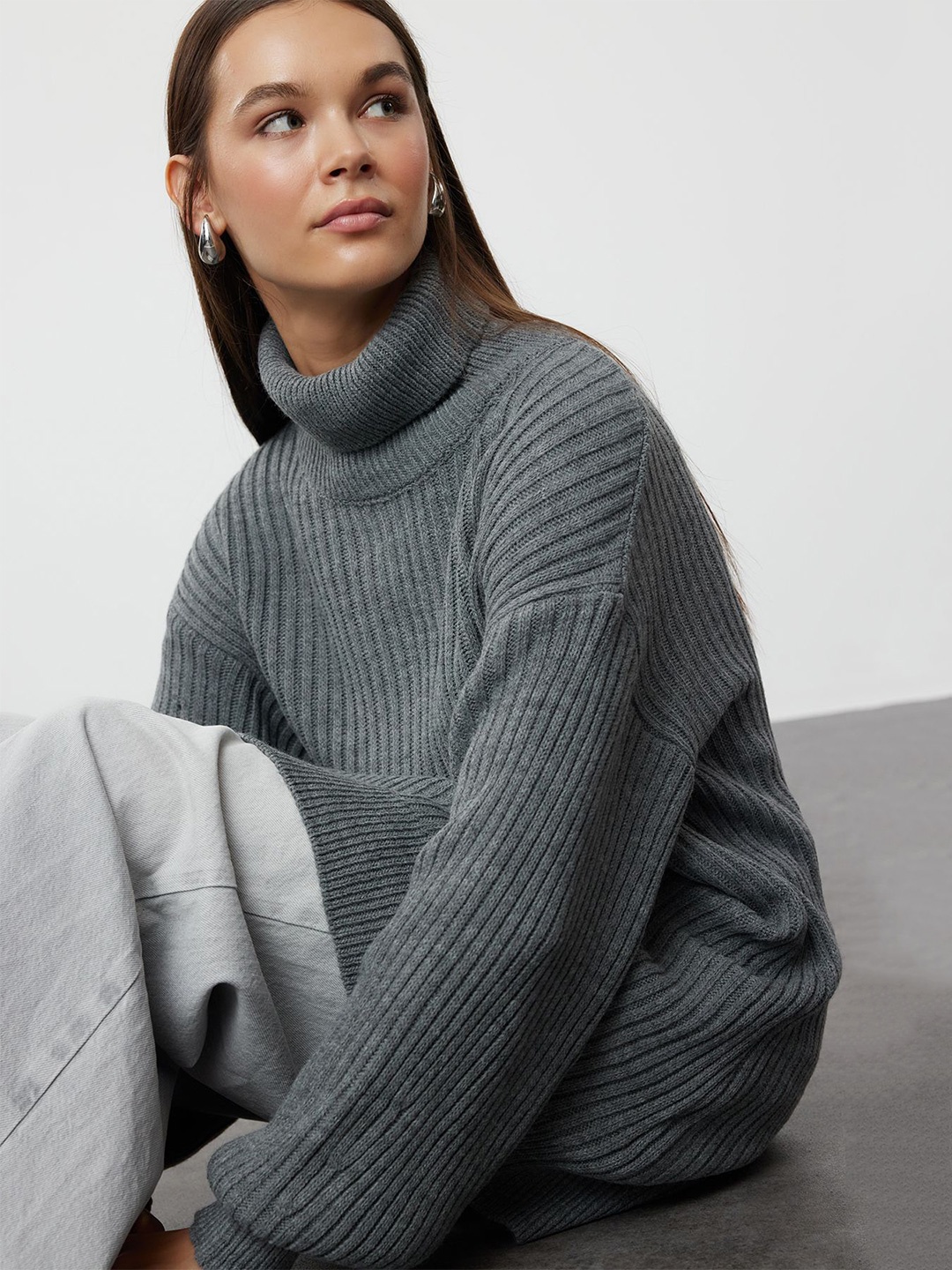 

Trendyol Women Ribbed Longline Pullover, Grey