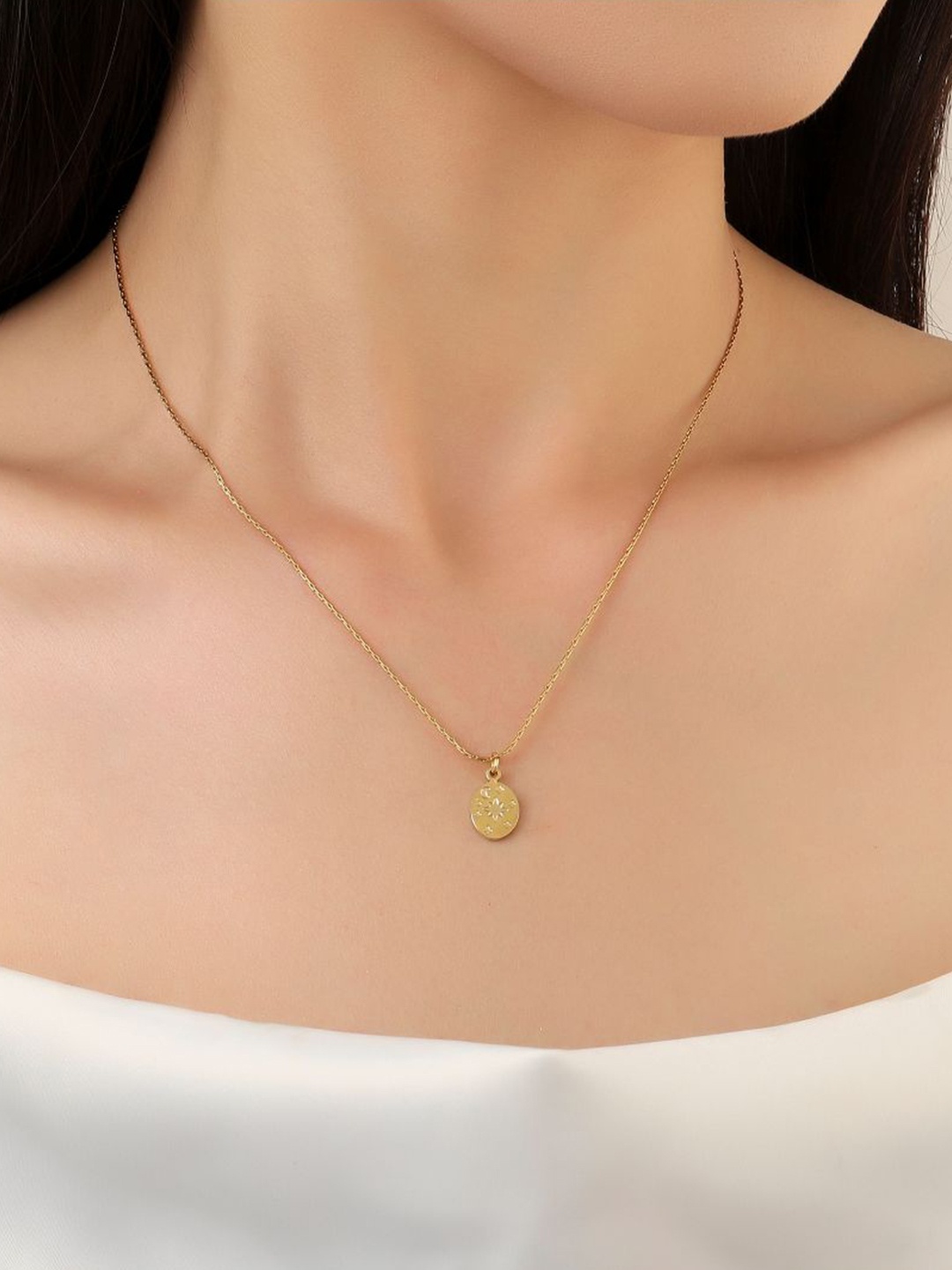 

SALTY Stainless Steel Scooped Star Oval Pendant With Chain, Gold