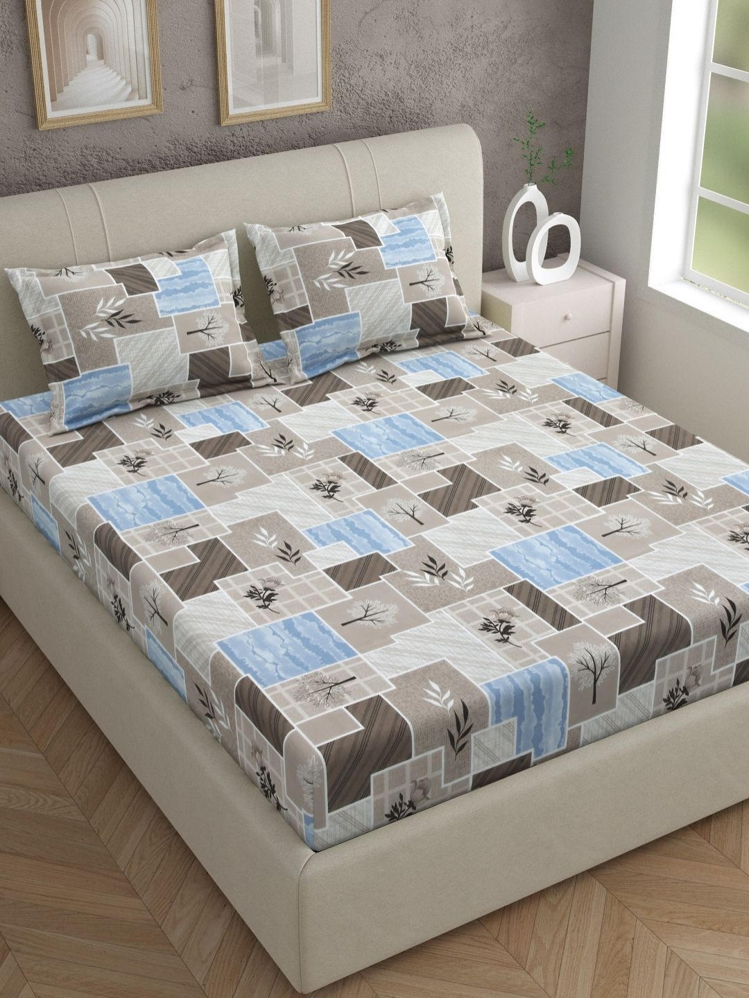 

EverHOME Blue & Brown Geometric Printed 144 TC Cotton King Bedsheet with 2 Pillow Covers