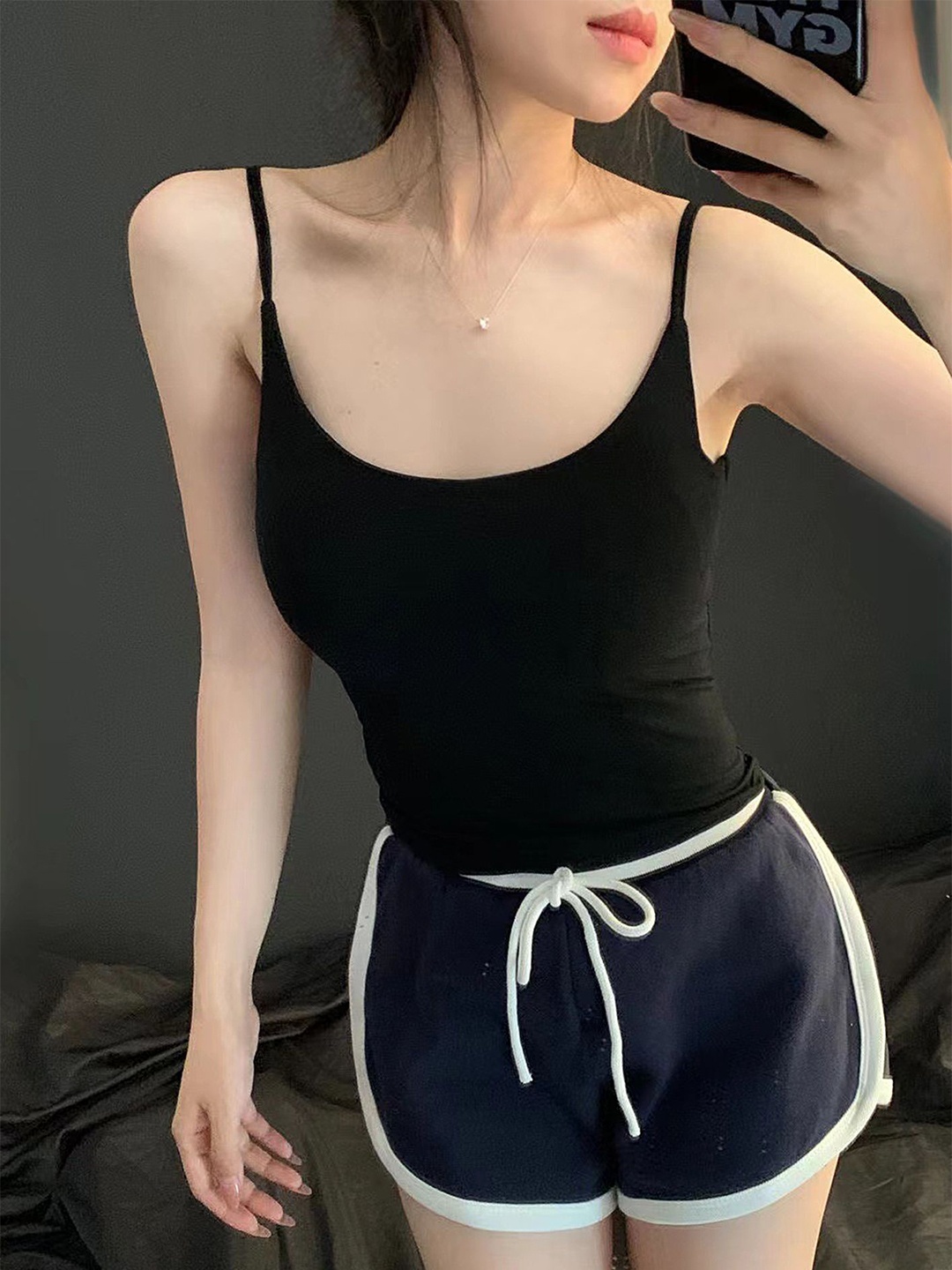 

LULU & SKY Top, Black