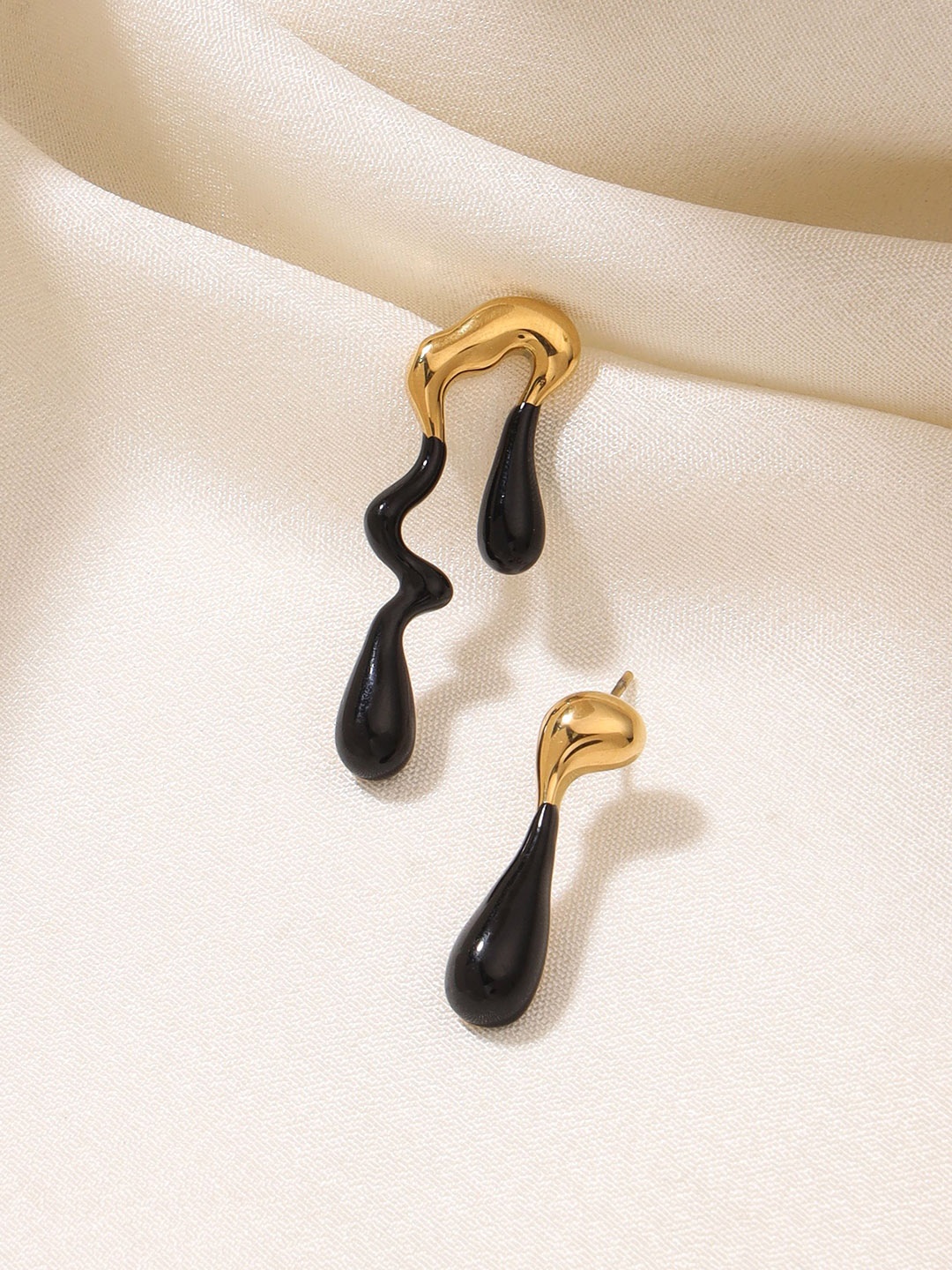 

Mitali Jain Droplet Mismatch Enamelled Contemporary Drop Earrings, Gold