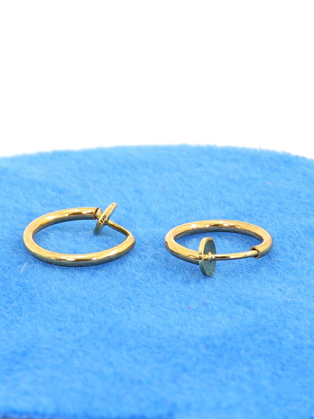 

FIMBUL Gold-Plated Circular Stainless Steel Hoop Earrings