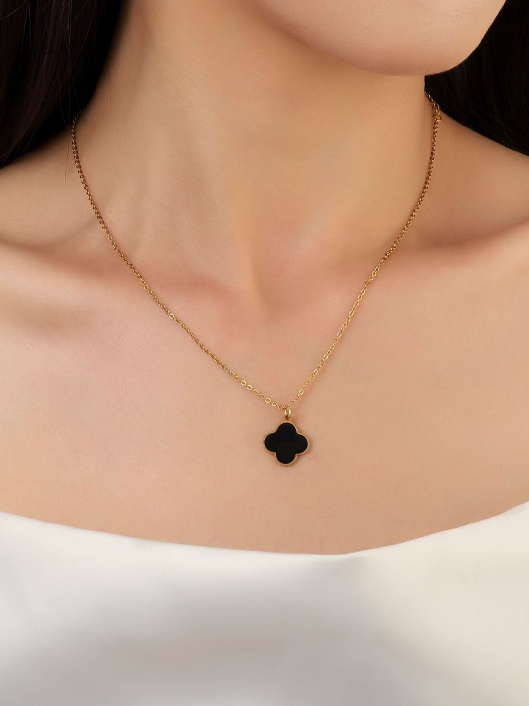 

SALTY Stainless Steel & Floral Shaped Pendant with Chains, Gold
