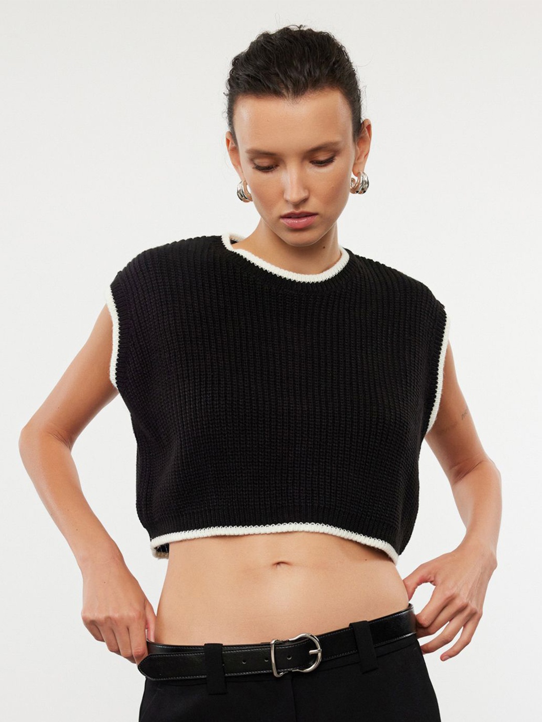 

Trendyol Women Crop Pullover, Black