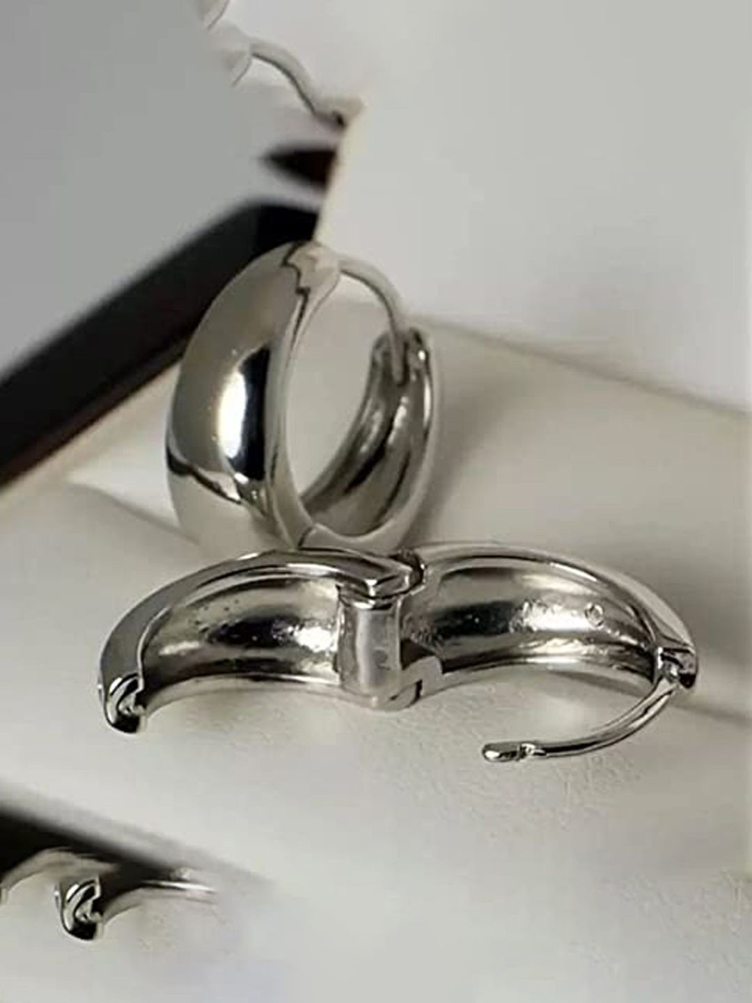 

FIMBUL Classic Stainless Steel Kaju Bali Hoop Earrings, Silver
