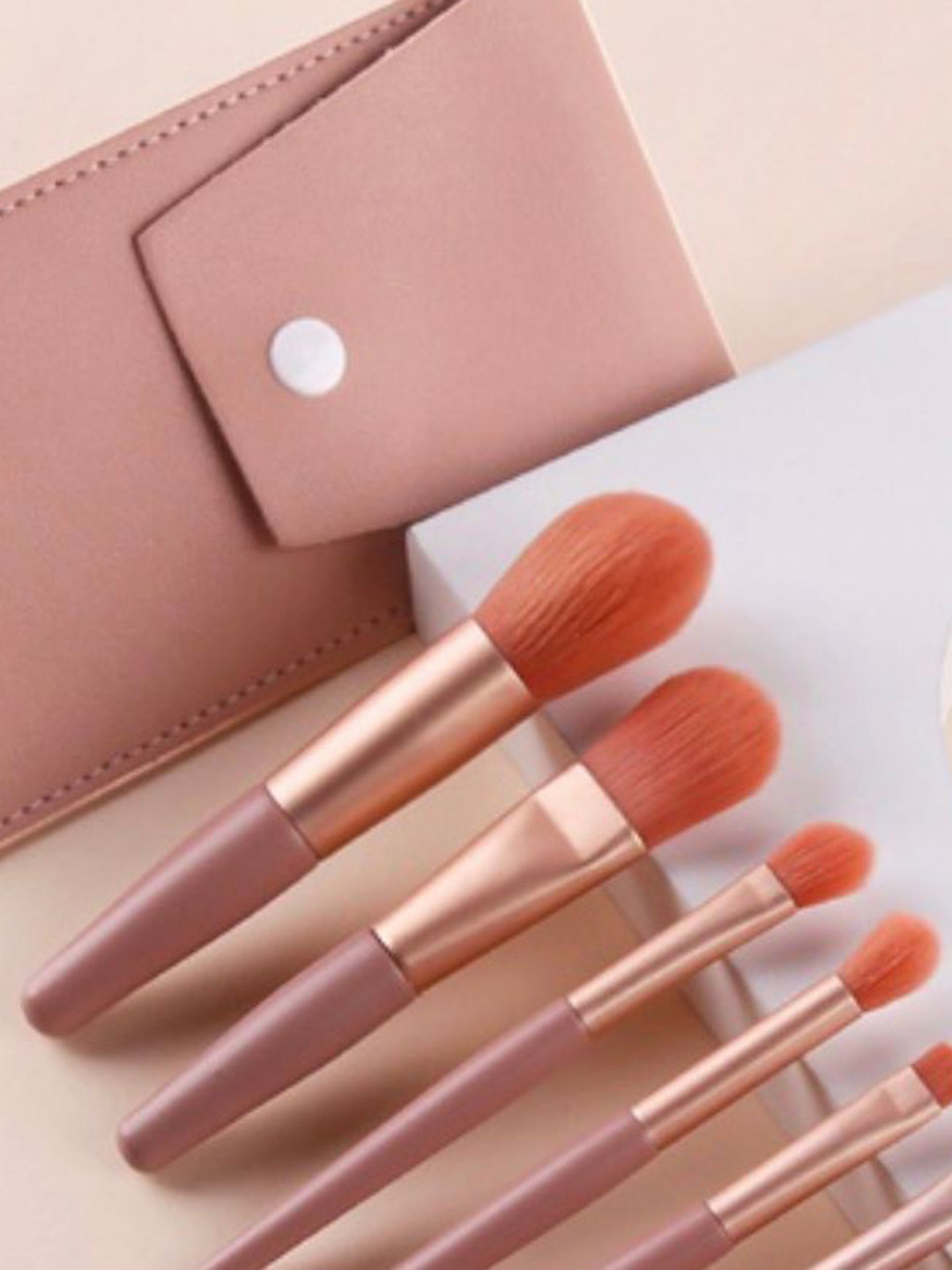 

zemglam Set Of 11 Makeup Brushes With Beauty Blender, Pink