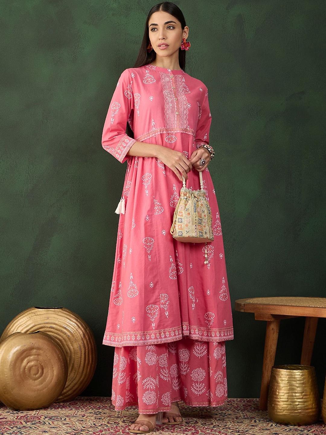 

Sangria Floral Printed Mandarin Collar Pure Cotton A Line Kurta With Palazzos, Pink