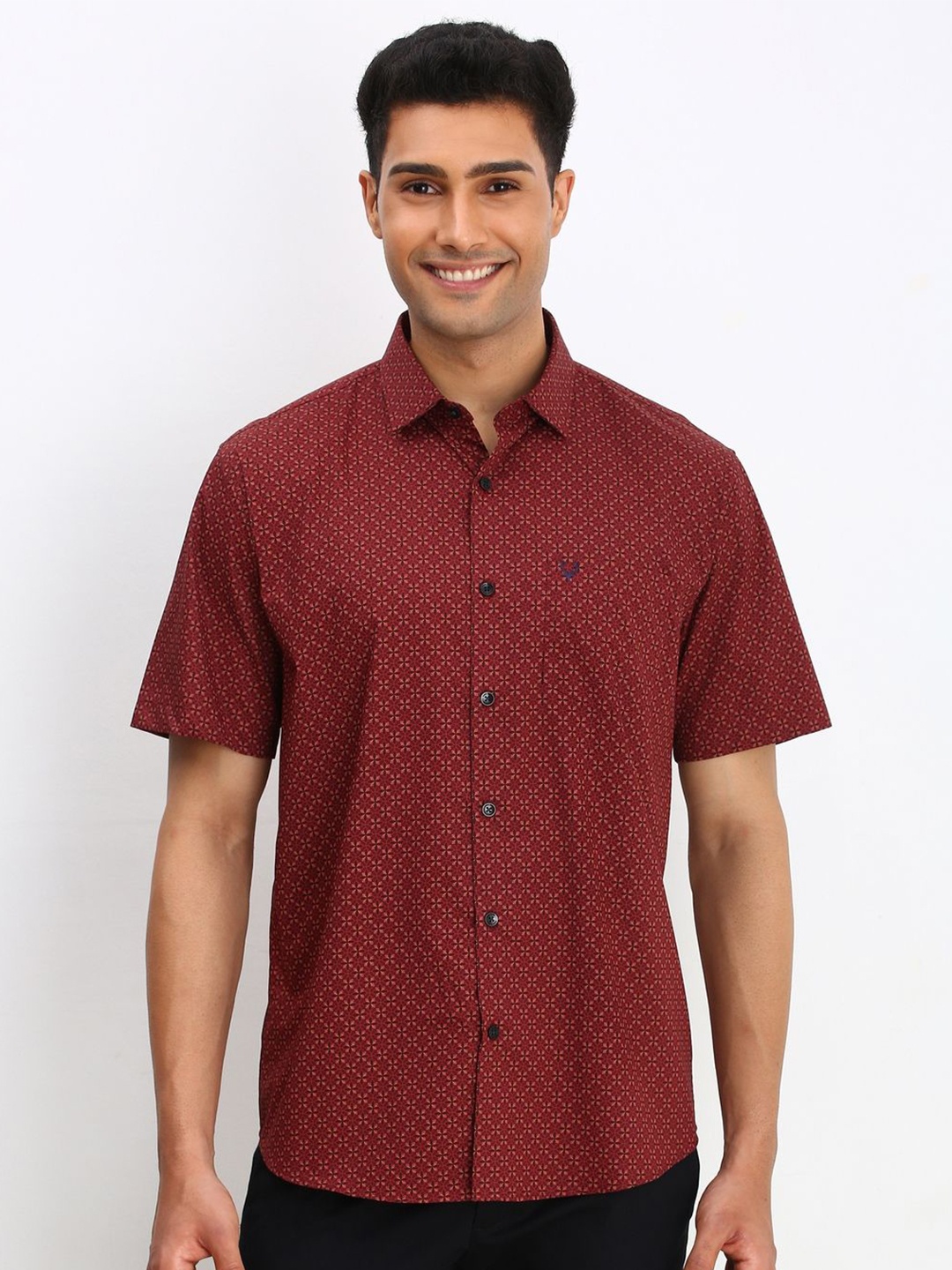 

Allen Solly Men Slim Fit Opaque Printed Casual Shirt, Maroon