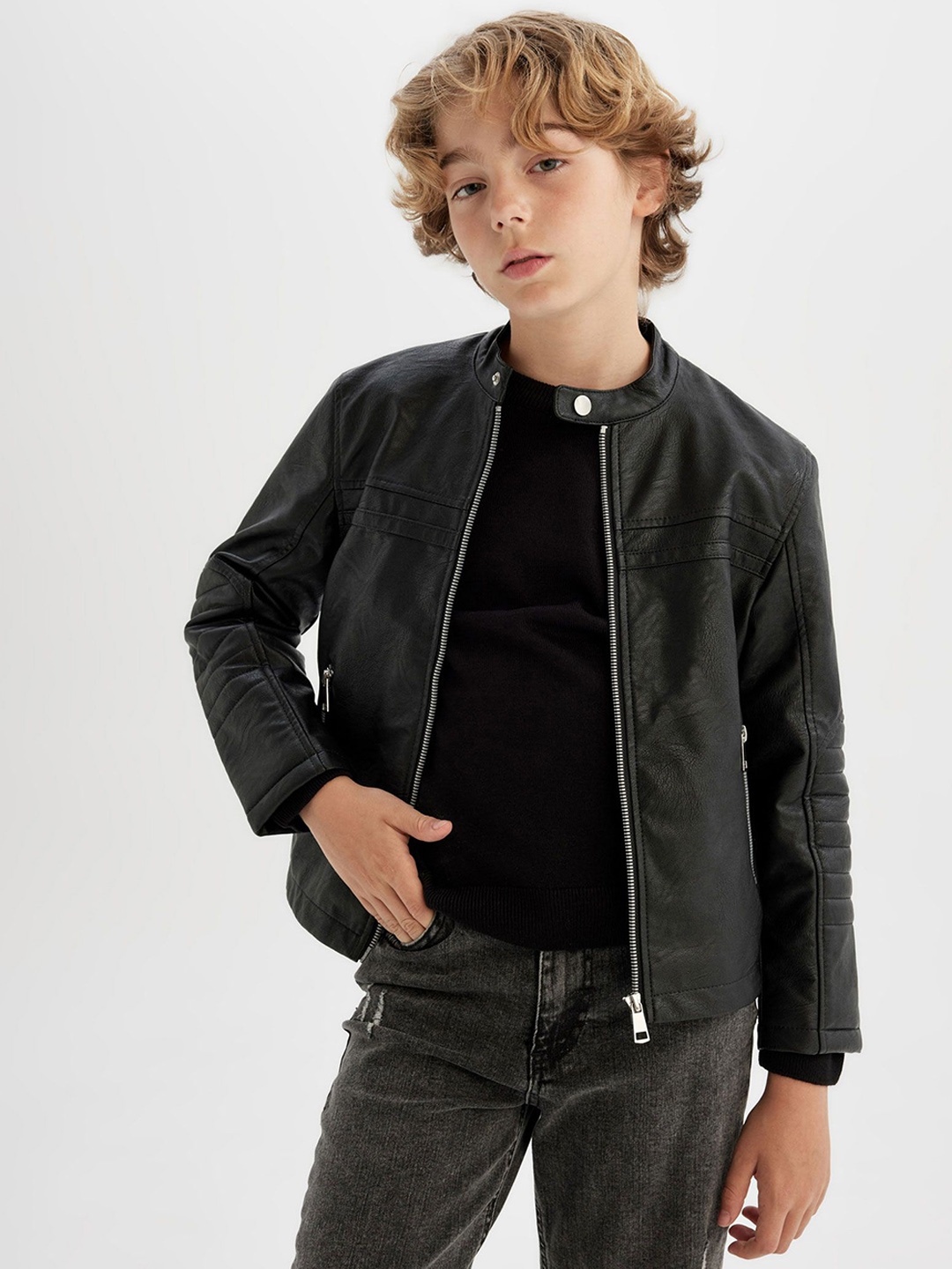 

DeFacto Boys Tailored Jacket, Black