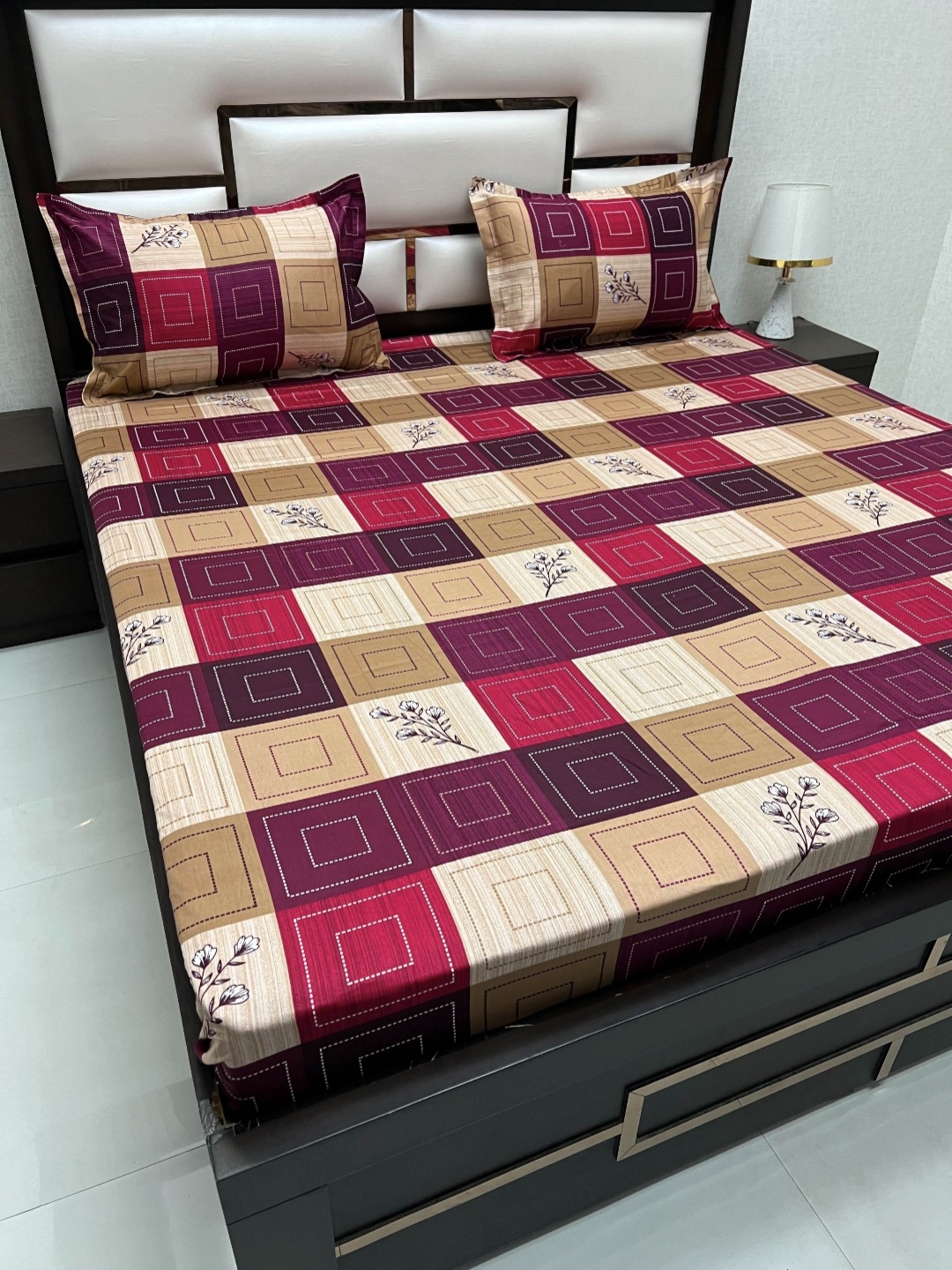 

Pure Decor Passion Fur Maroon Geometric Pure Cotton 240TC Queen Bedsheet & 2 Pillow Covers