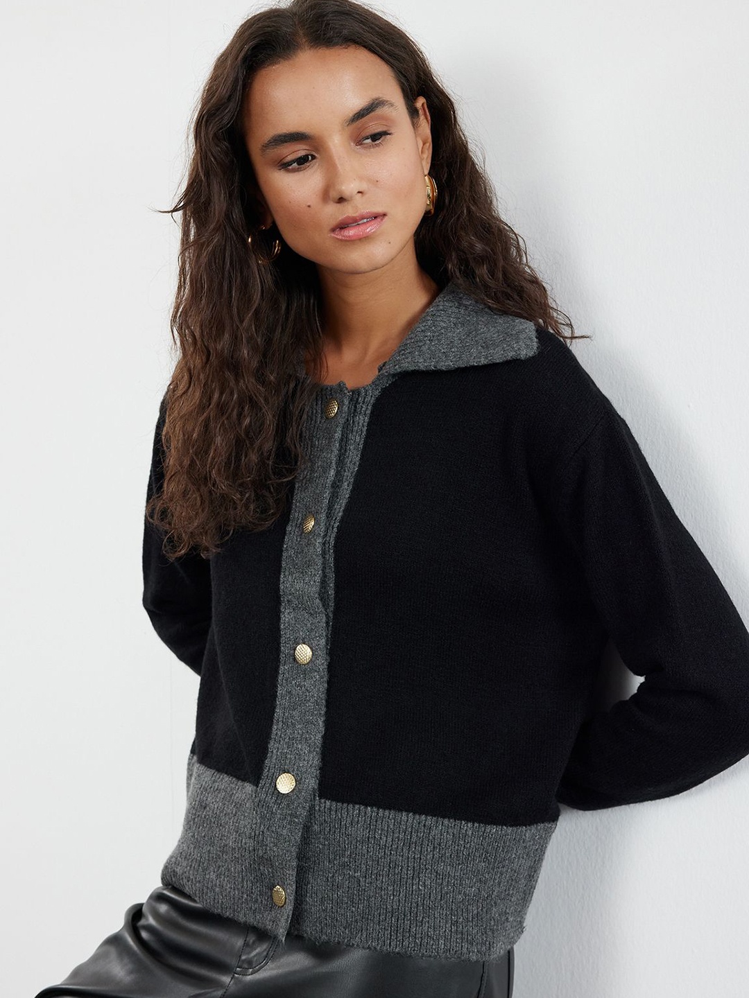 

Trendyol Women Colourblocked Cardigan, Black