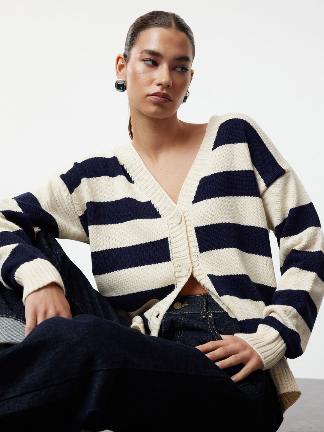 

Trendyol Women Striped Cardigan, Black