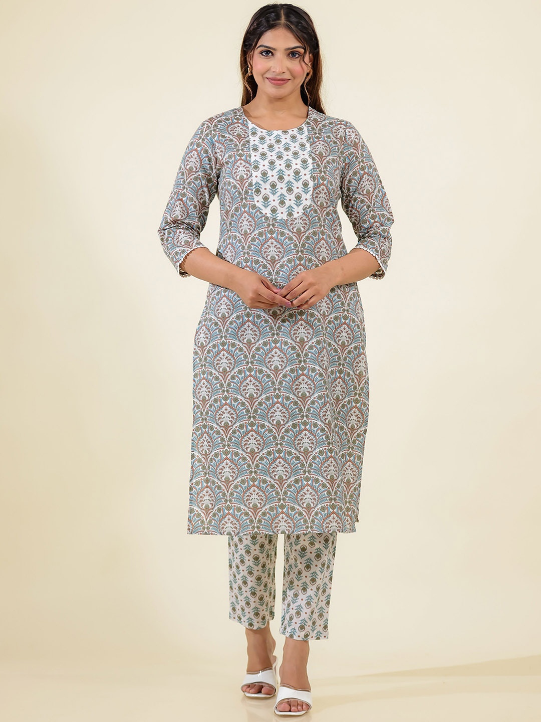 

Aramya Cotton Floral Print Straight Kurta Trouser Set, White