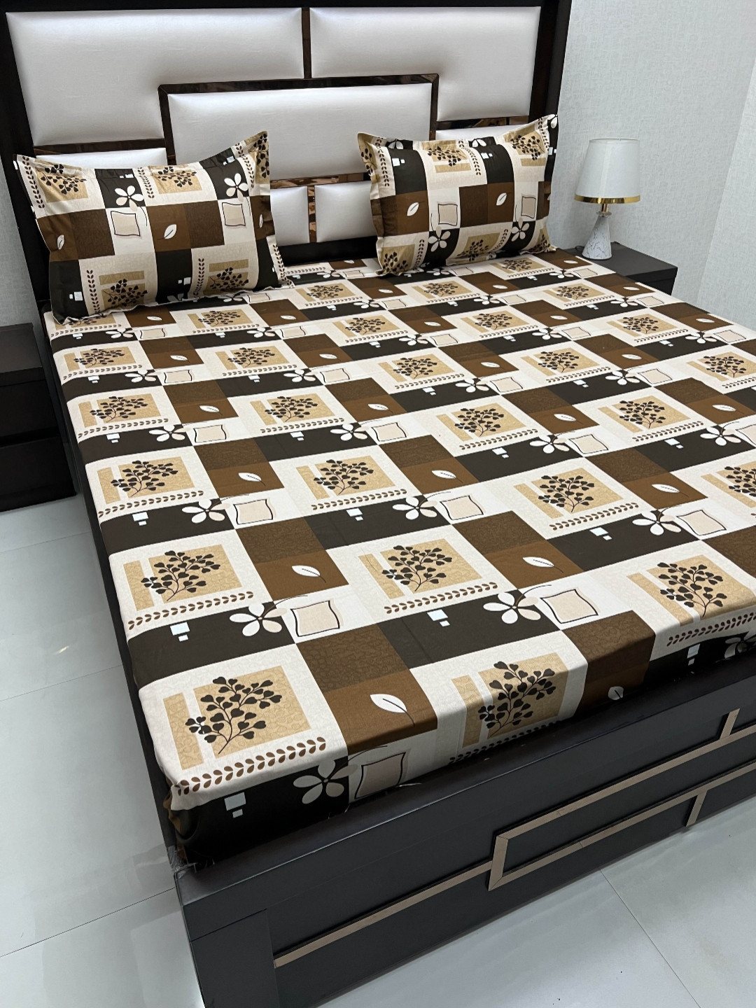 

Pure Decor passion fur Brown Floral Pure Cotton 240TC Queen Bedsheet with 2 Pillow Covers