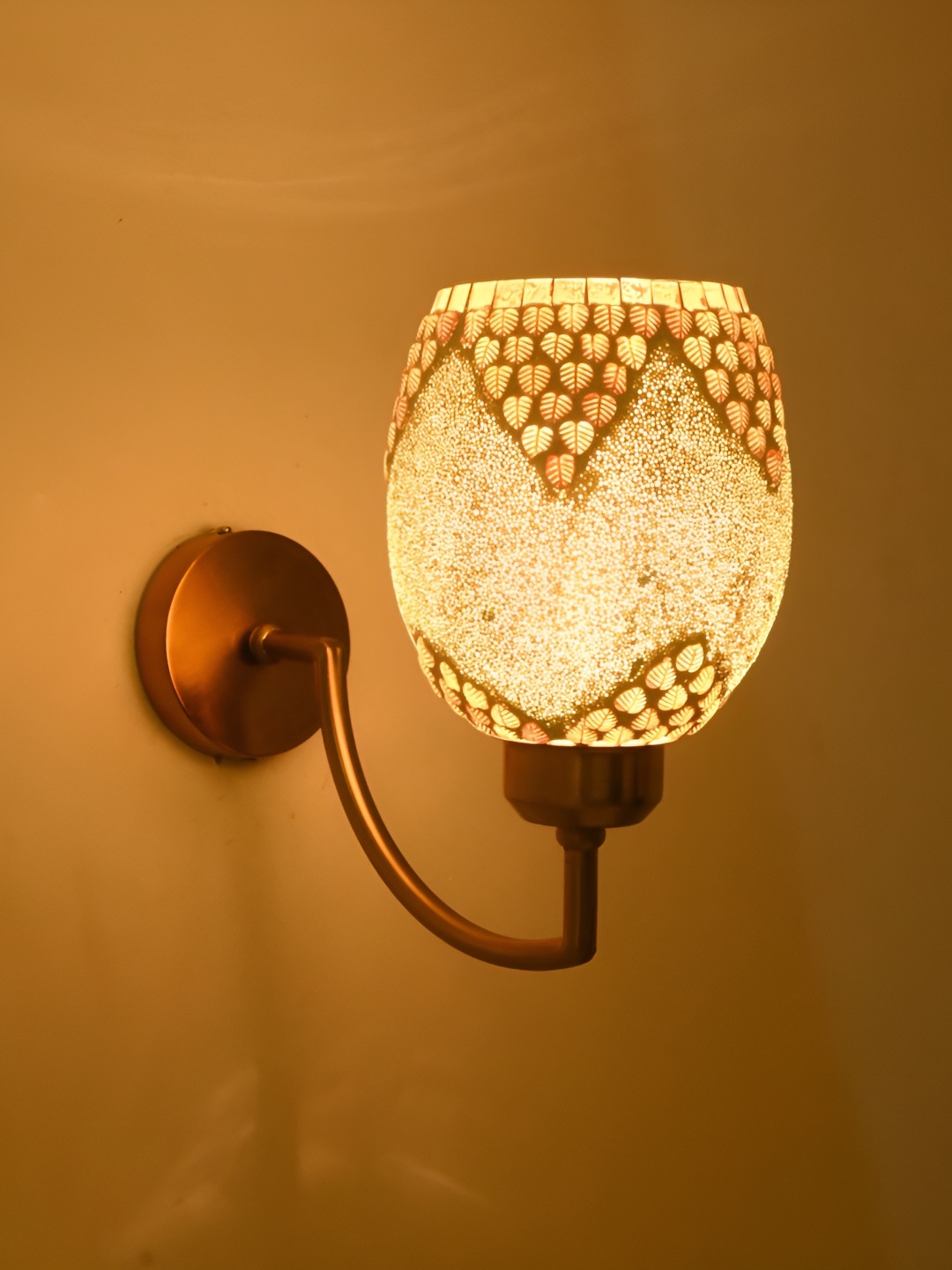 

Afast Gold-Toned Glass Traditional Rectangle Shaped Wall Lamp