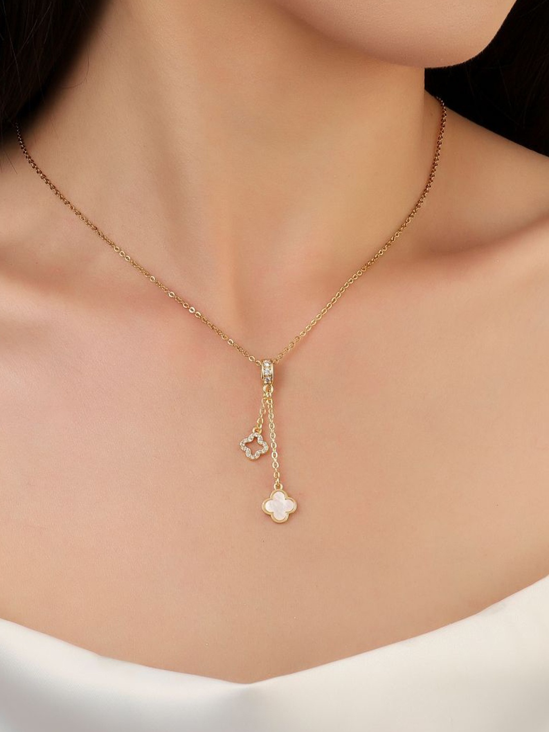 

SALTY Evergreen Clover Stone Studded Hanging Flower Pendant With Chains, Gold