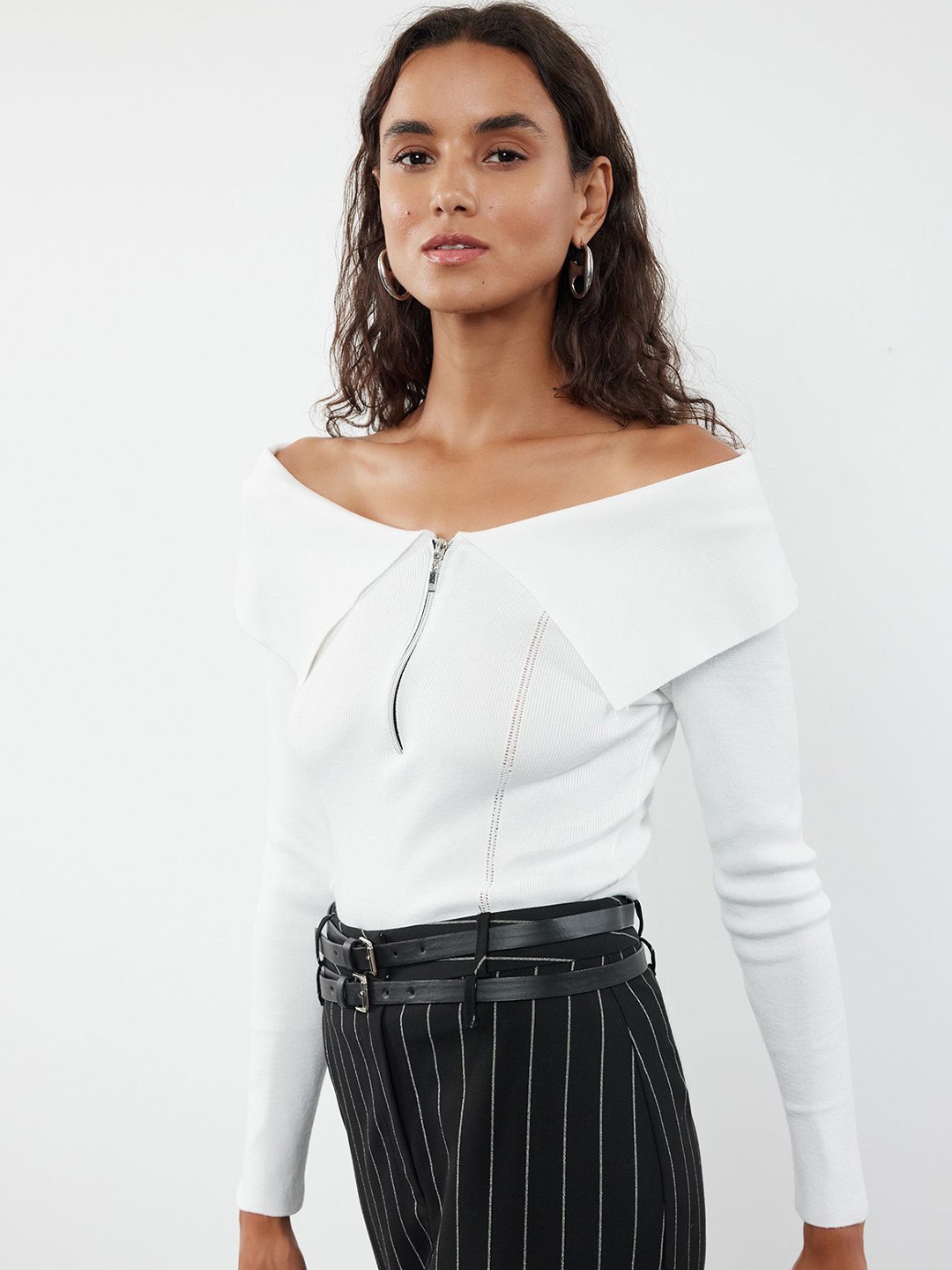 

Trendyol Off-Shoulder Bardot Top, Na