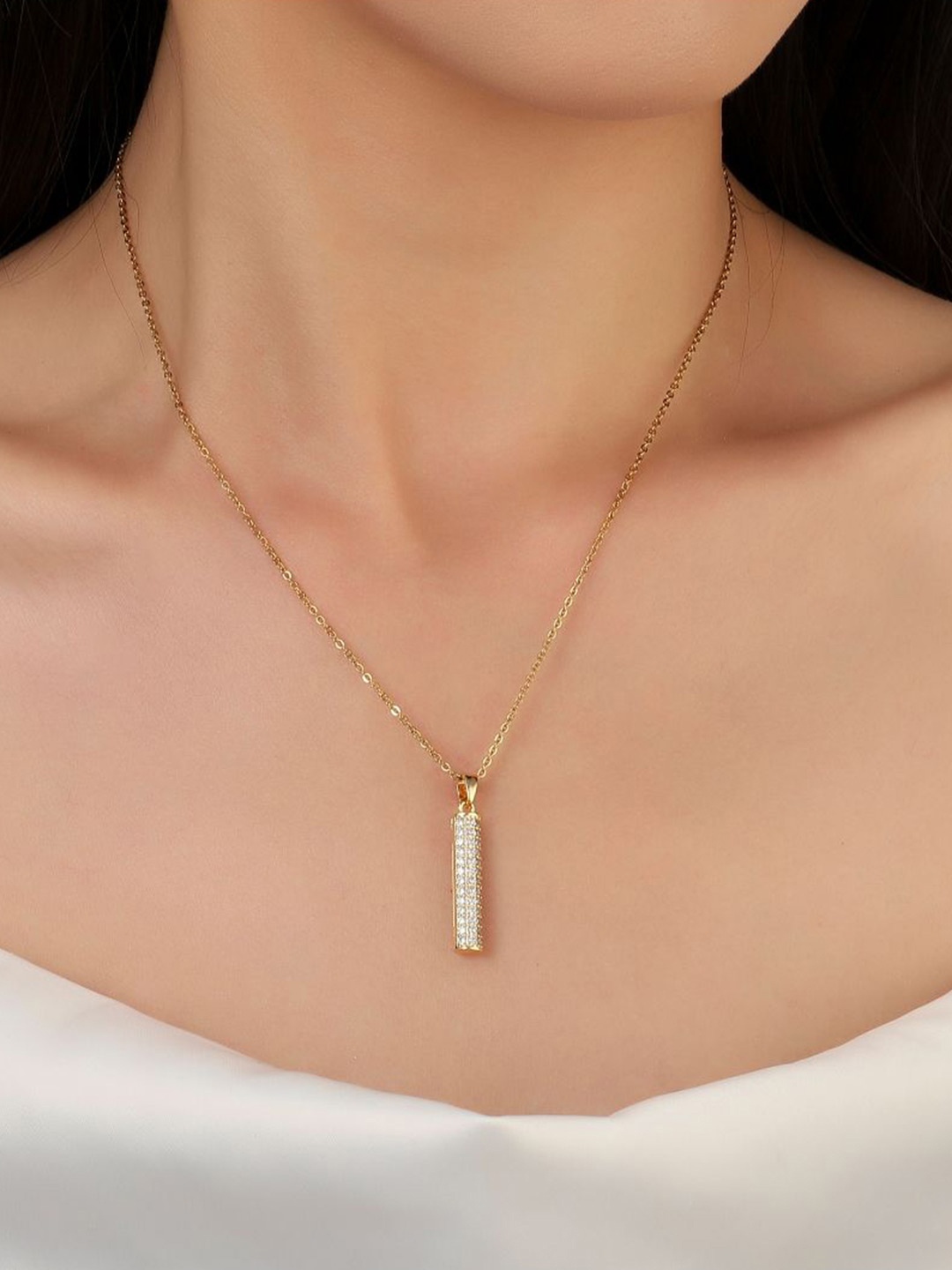 

SALTY Gold-Plated Crystal-Studded Bar-Shaped Pendant With Chain