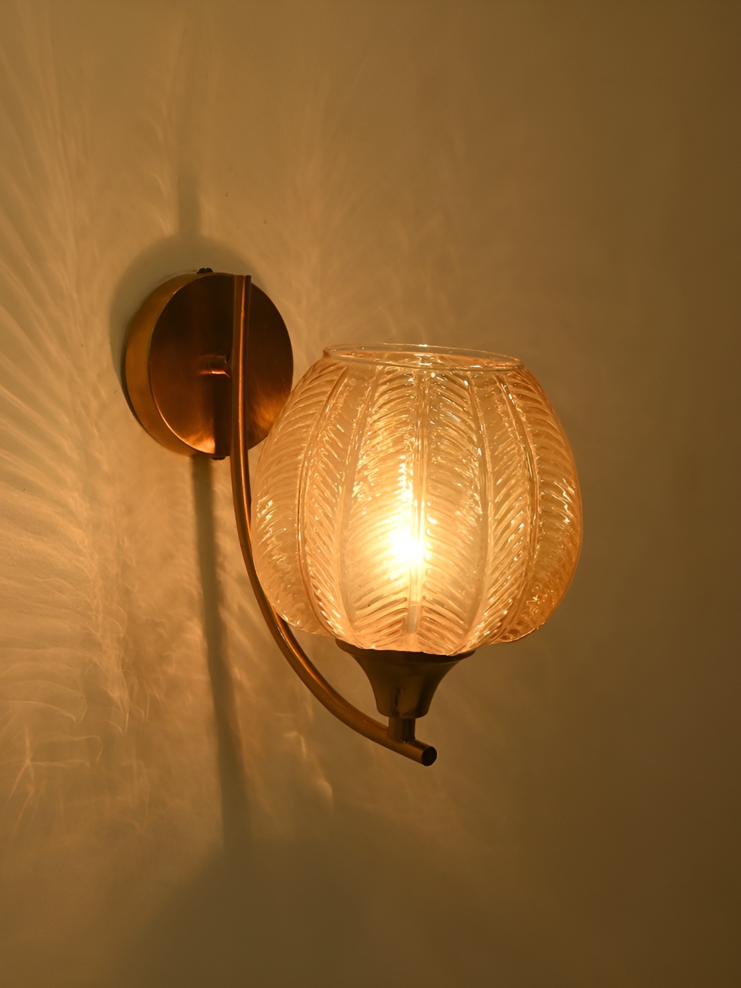 

Afast Gold-Toned Glass Traditional Rectangle Shaped Wall Lamp