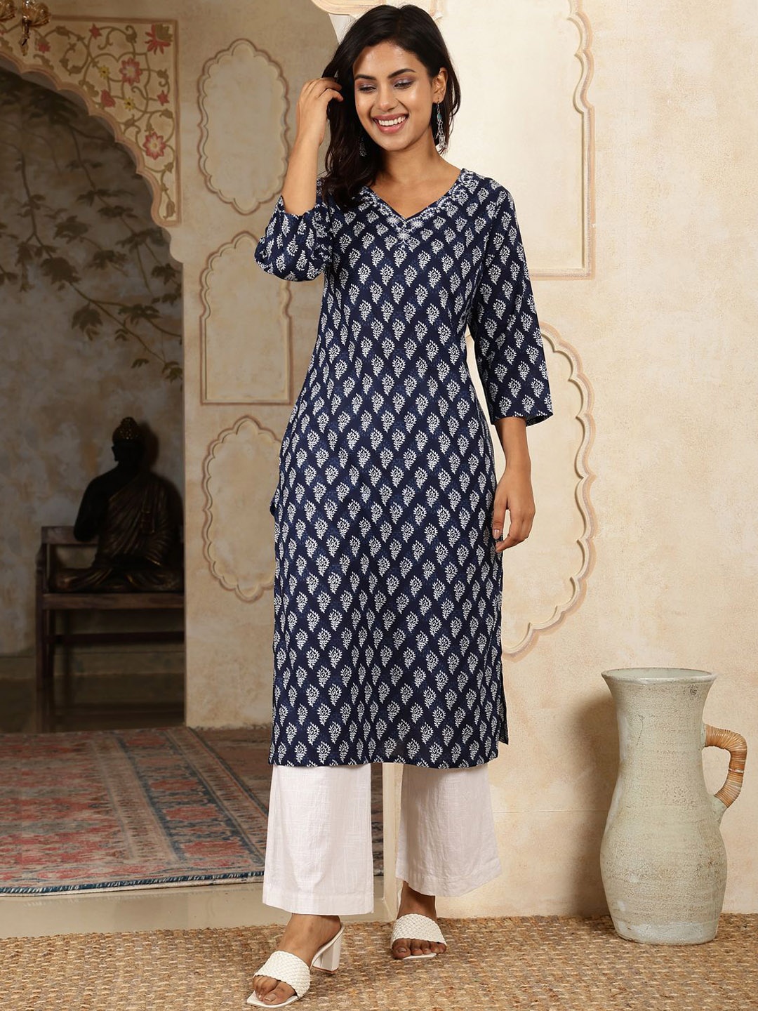 

antaran Ethnic Motifs Printed Round Neck Pure Cotton Straight Kurta, Blue