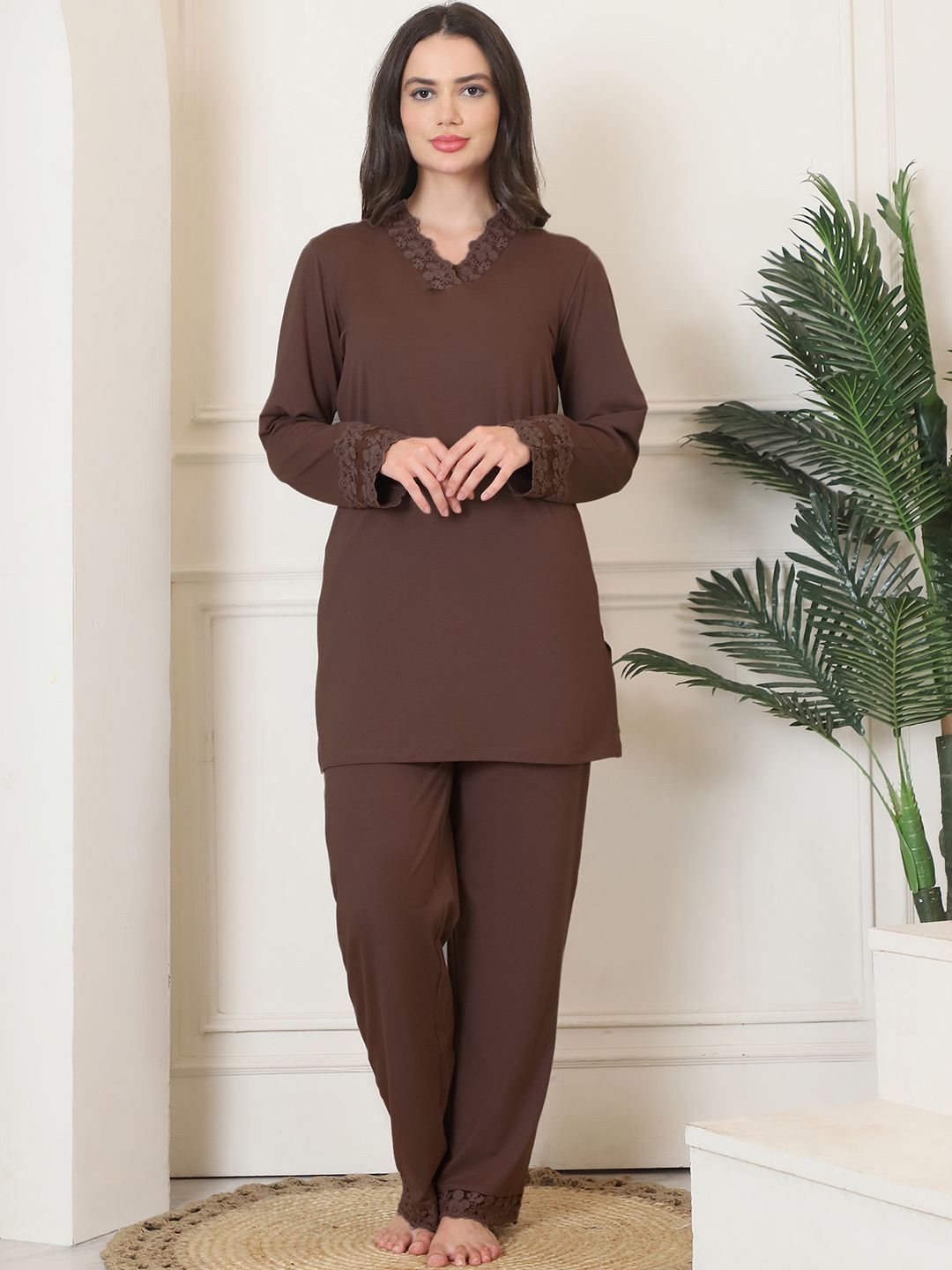

Kanvin Women Solid Night suit, Brown