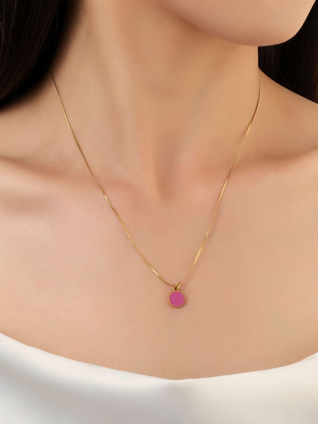 

SALTY Circular Pendants With Chain, Gold