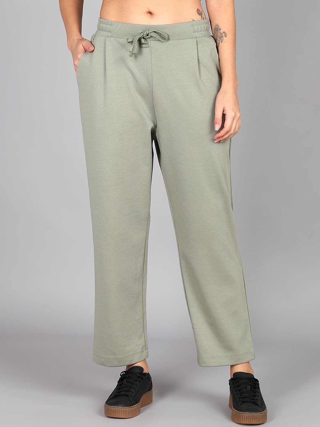 

Alan Jones Women Relaxed Fit Mid Rise Track Pants, Green
