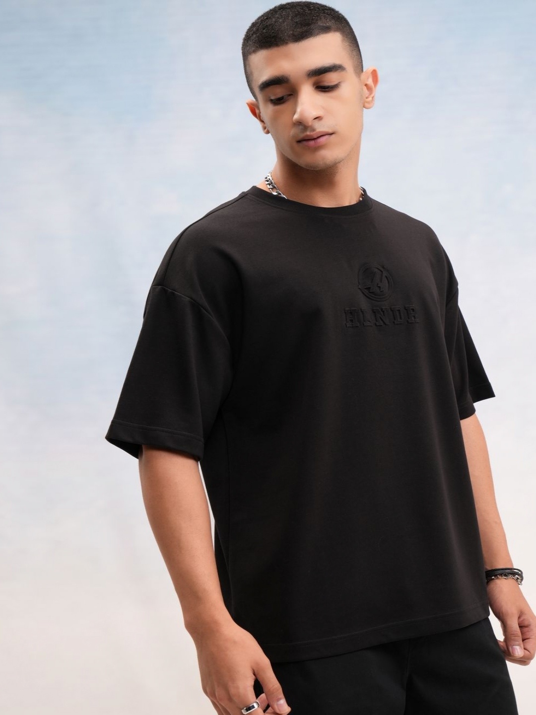 

HIGHLANDER Men Brand Logo Printed Round Neck Cotton Oversized T-shirt, Black