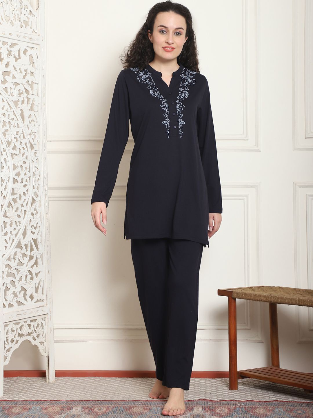 

Kanvin Women Printed Night suit, Navy blue