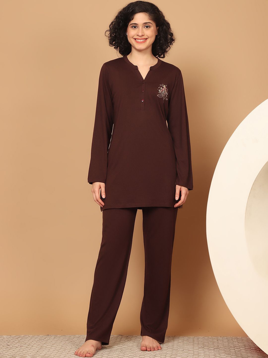 

Kanvin Women Floral Printed Night suit, Brown