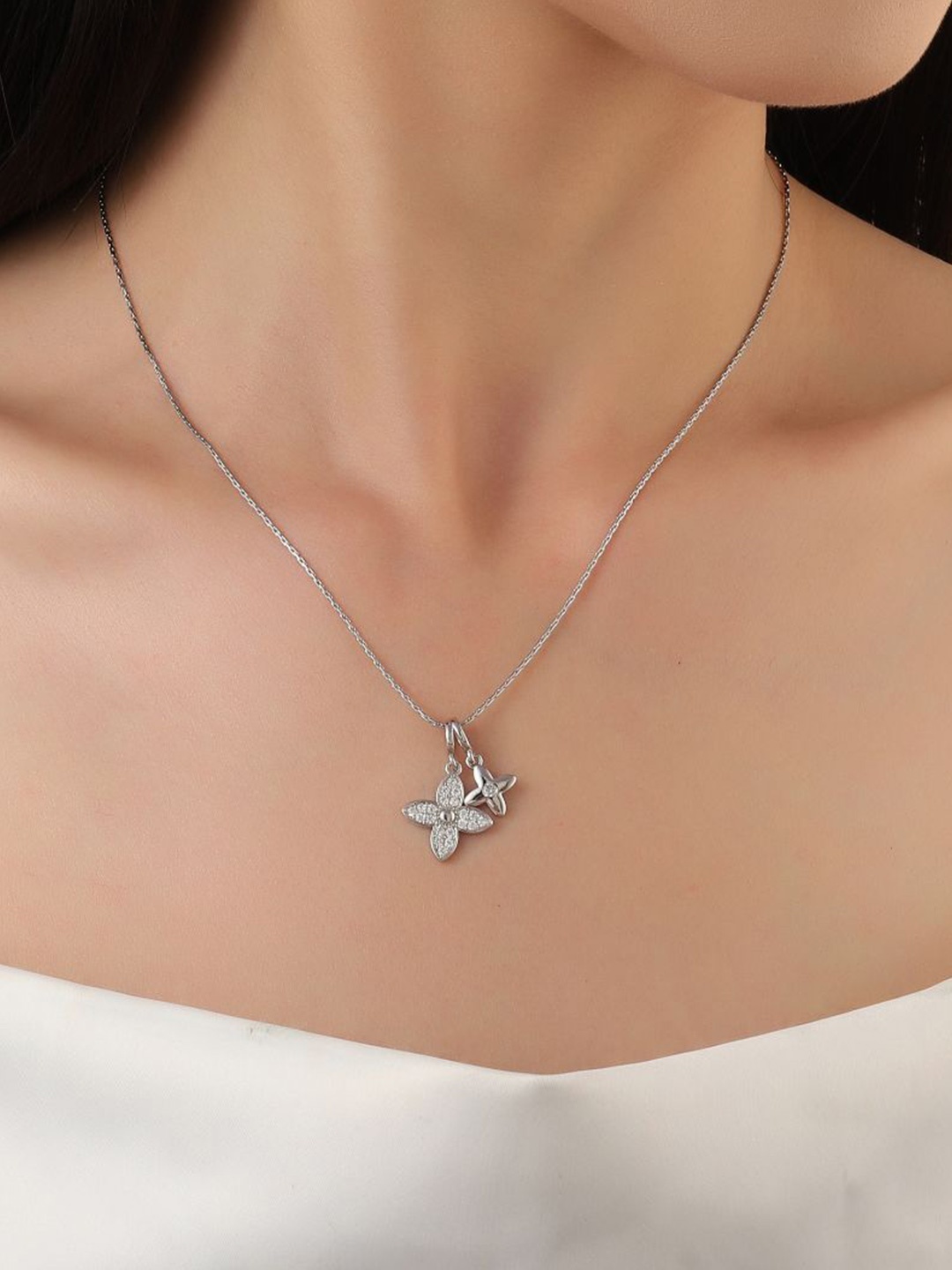 

SALTY Estelle Stainless Steel Stone Studded Silver Floral Pendant With Chain