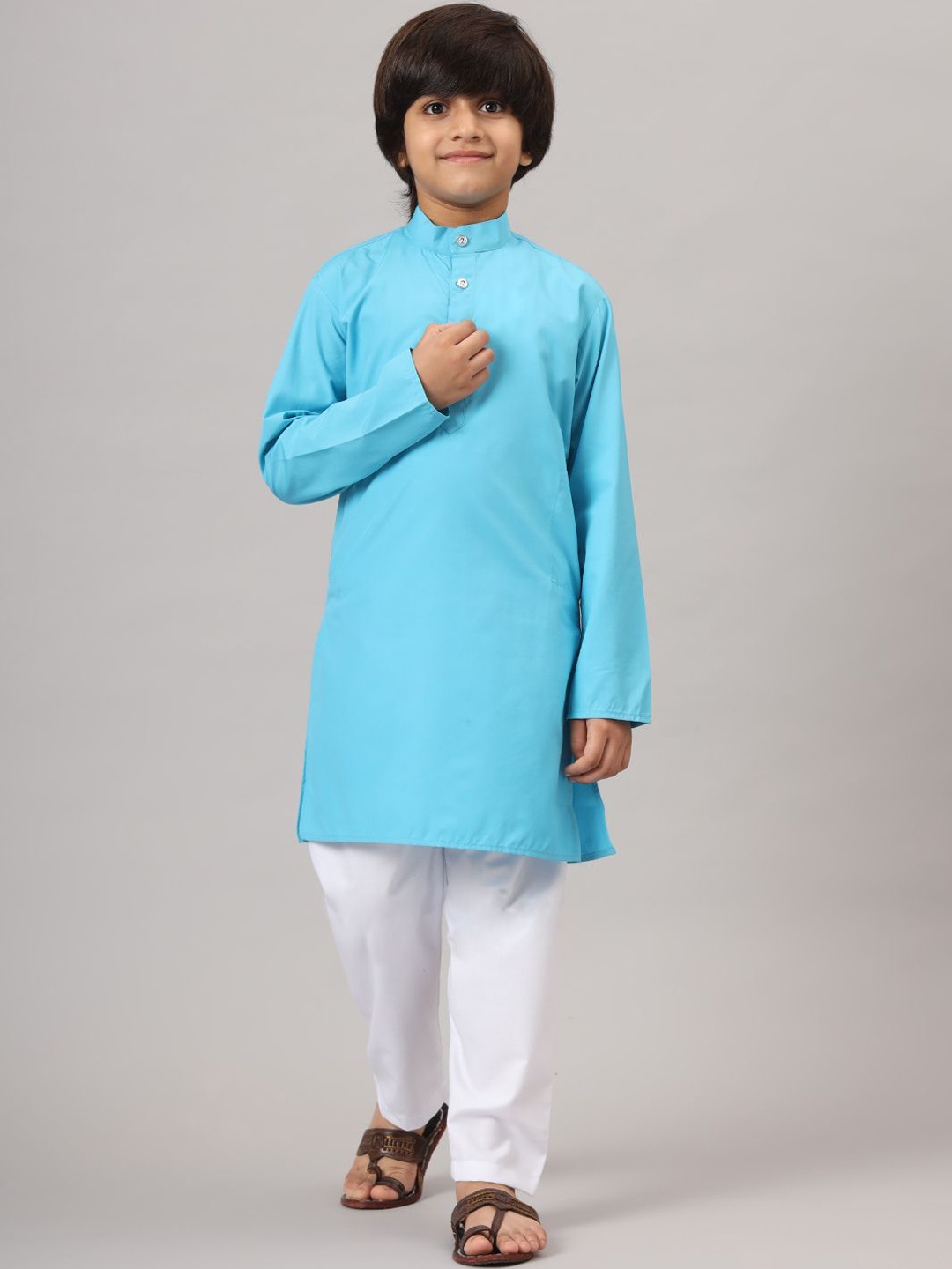 

TAHVO Boys Mandarin Collar Long Sleeves Straight Kurta with Trousers, Blue