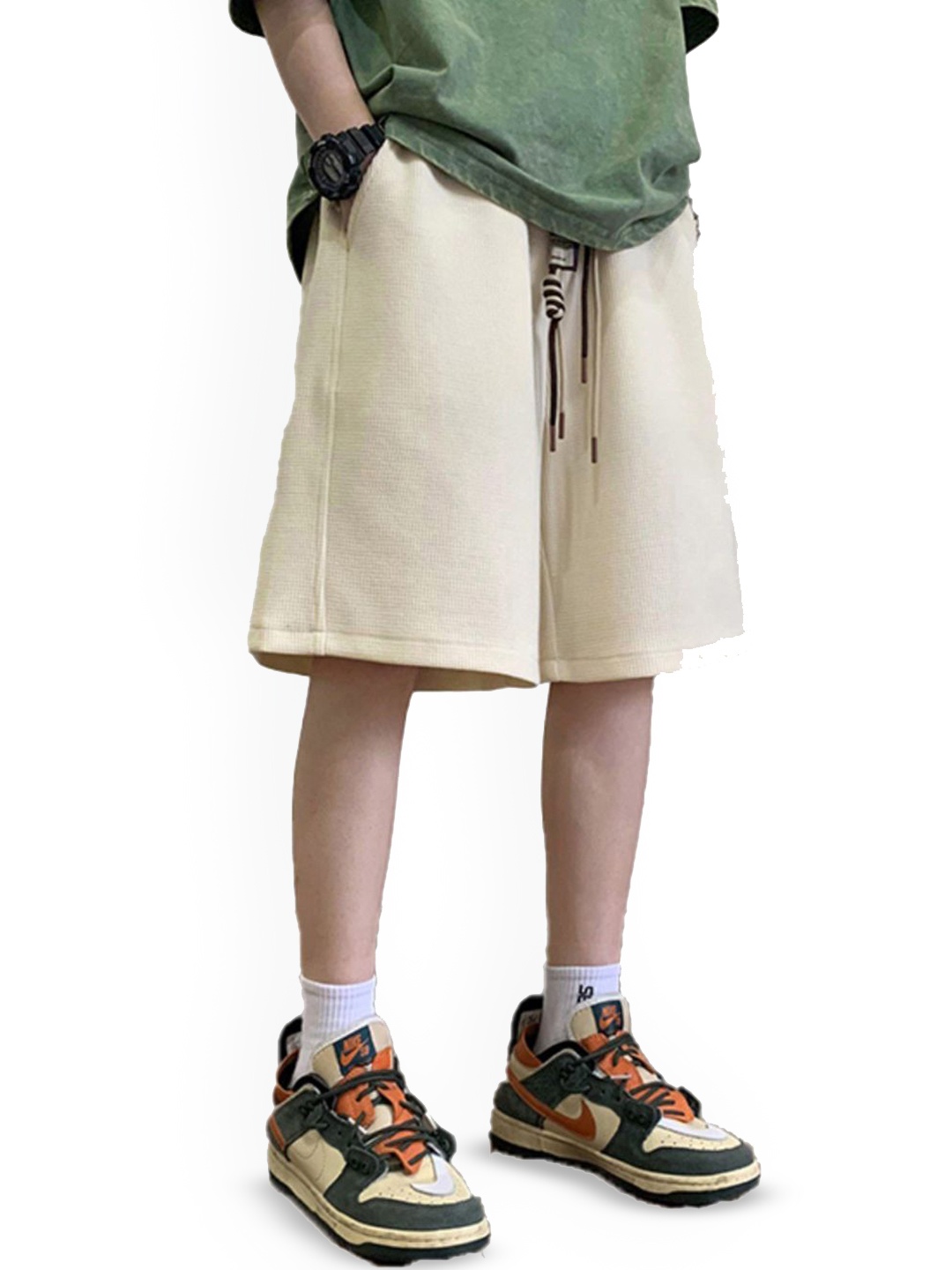 

StyleCast Men Solid Casual Mid-Rise Loose Fit Shorts, Beige